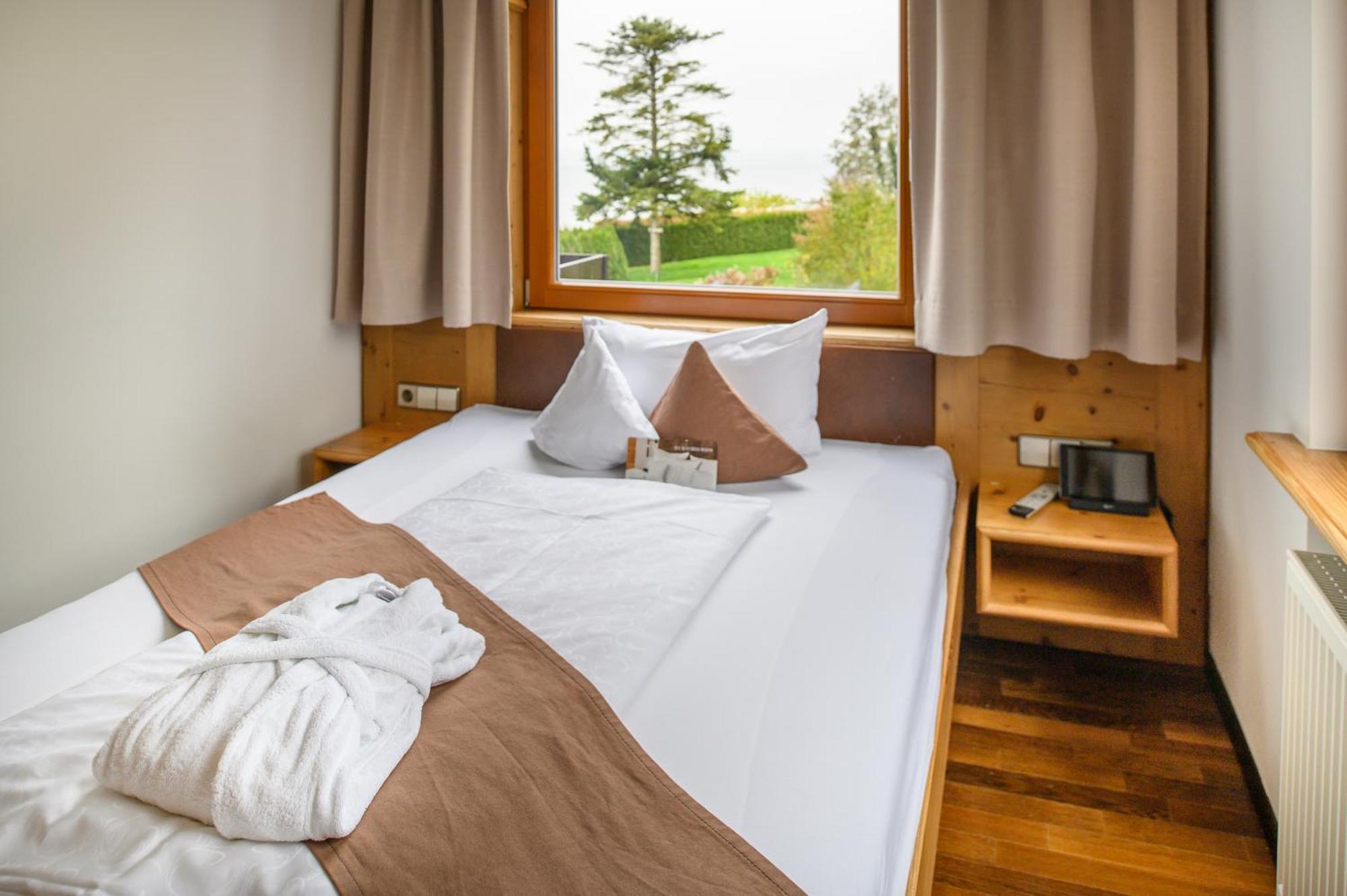 Hotel Heinzler Am See Immenstaad am Bodensee Room photo